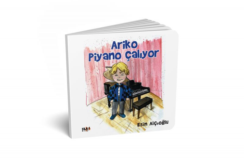 Ariko Piyano Çalıyor